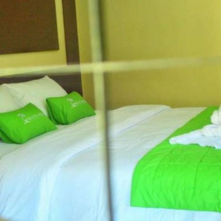 Kuta Indah Hotel Екстер'єр фото