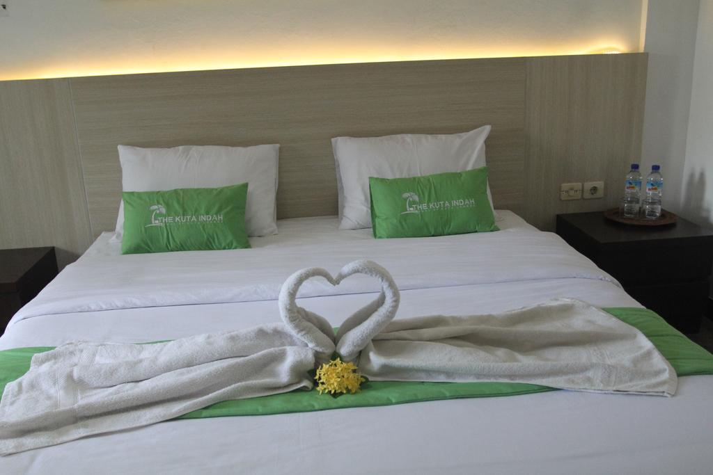 Kuta Indah Hotel Екстер'єр фото