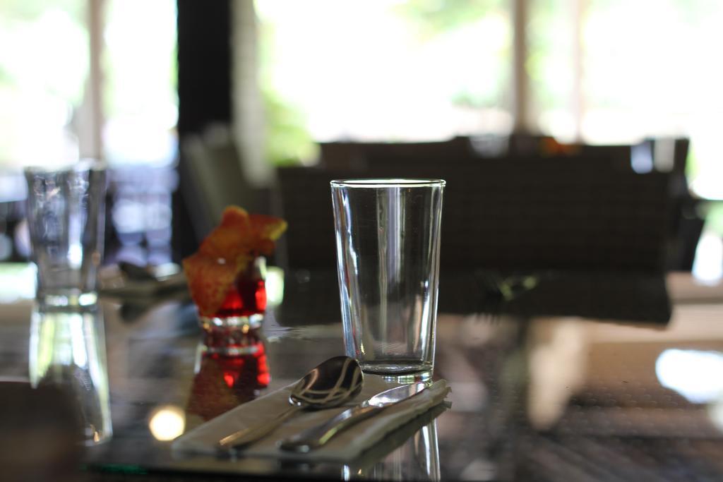 Kuta Indah Hotel Екстер'єр фото