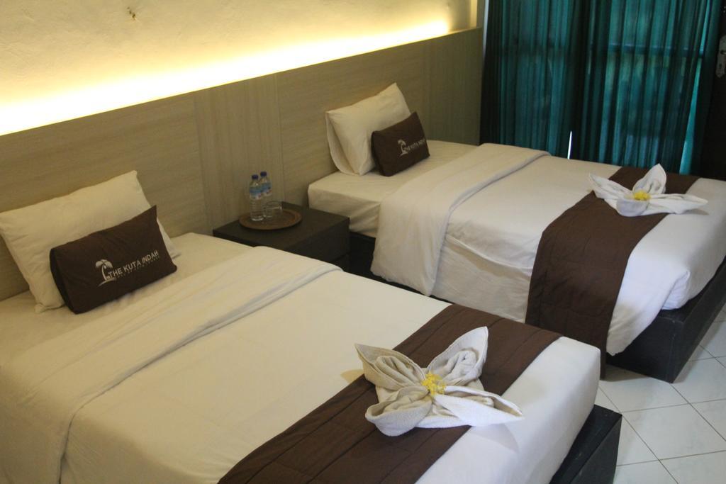 Kuta Indah Hotel Екстер'єр фото