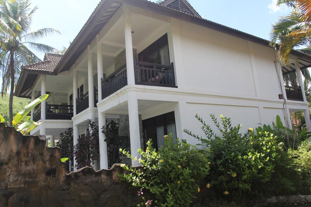 Kuta Indah Hotel Екстер'єр фото