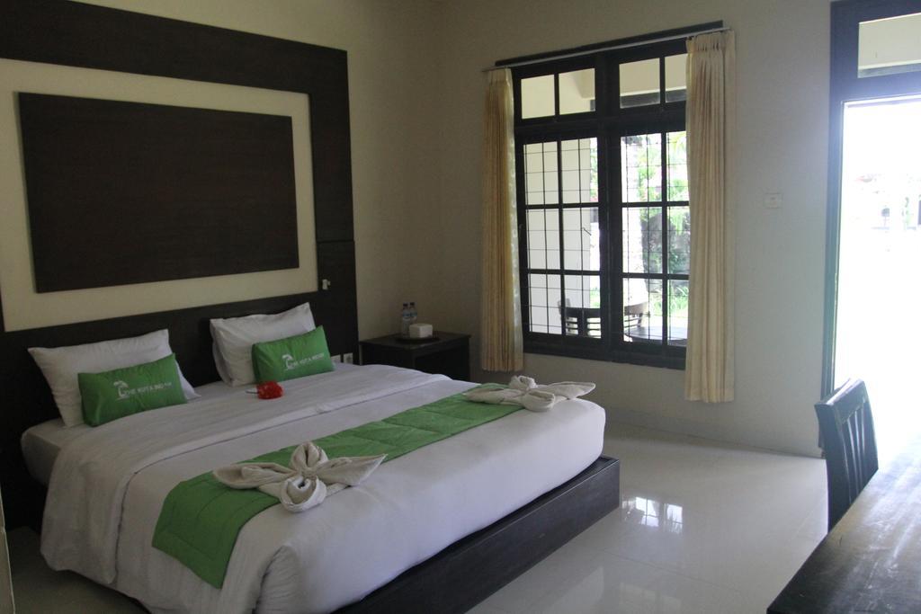 Kuta Indah Hotel Екстер'єр фото