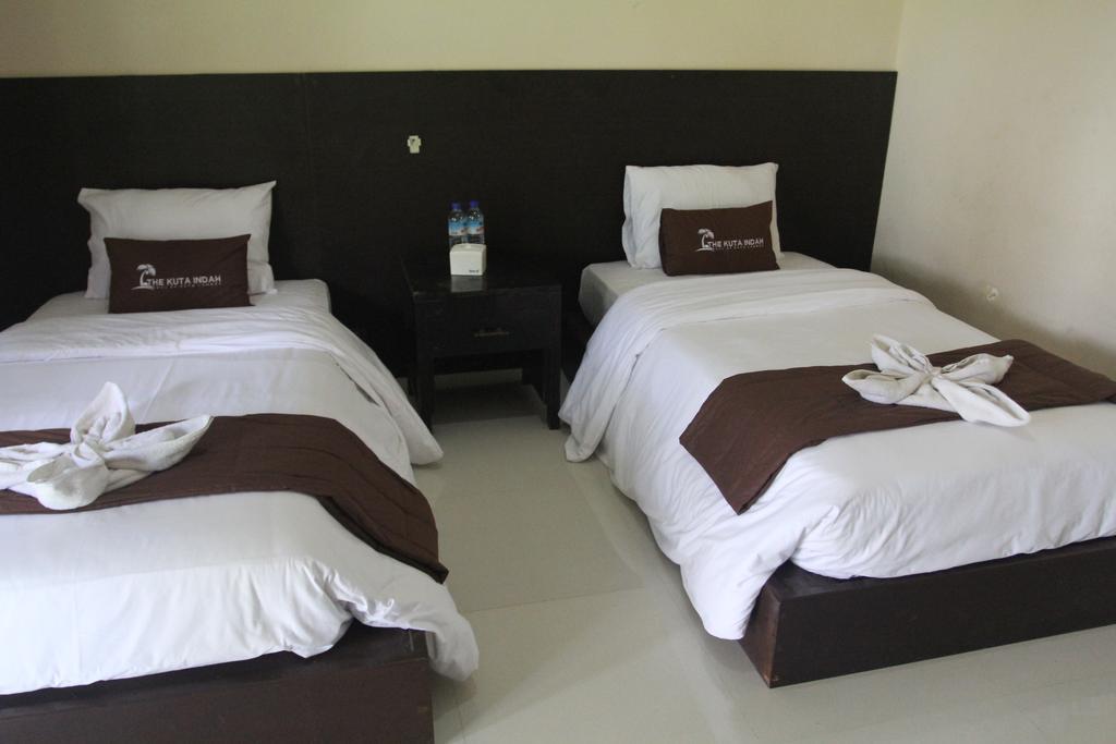 Kuta Indah Hotel Екстер'єр фото