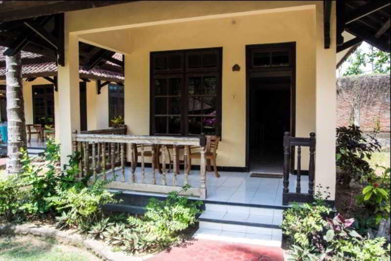 Kuta Indah Hotel Екстер'єр фото