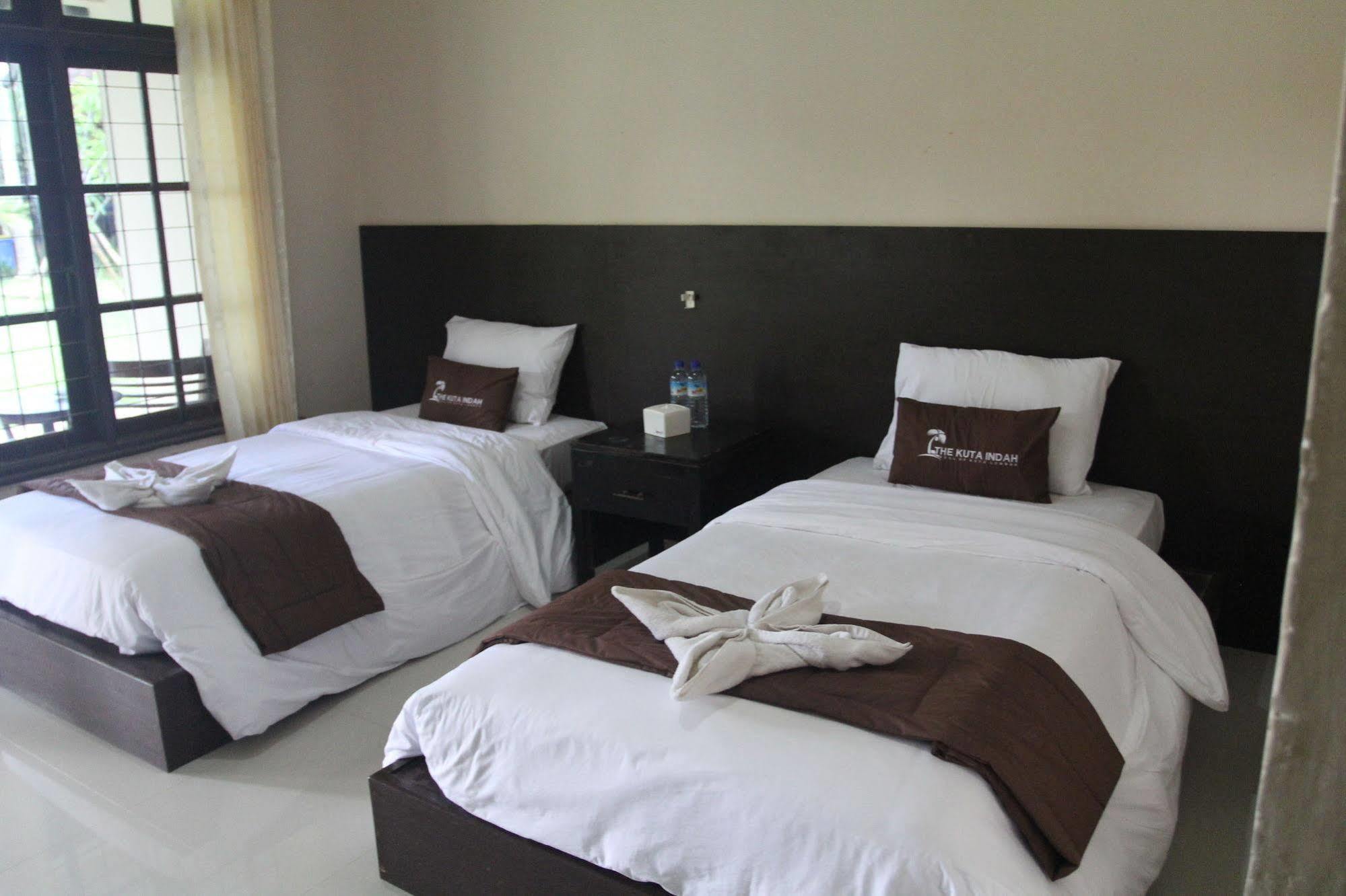 Kuta Indah Hotel Екстер'єр фото
