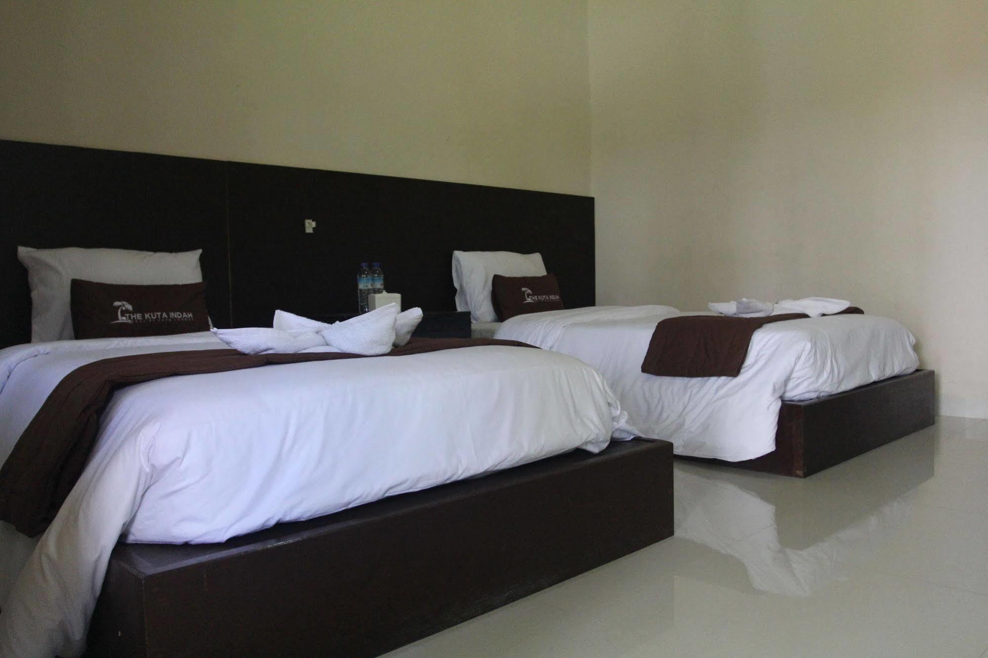 Kuta Indah Hotel Екстер'єр фото