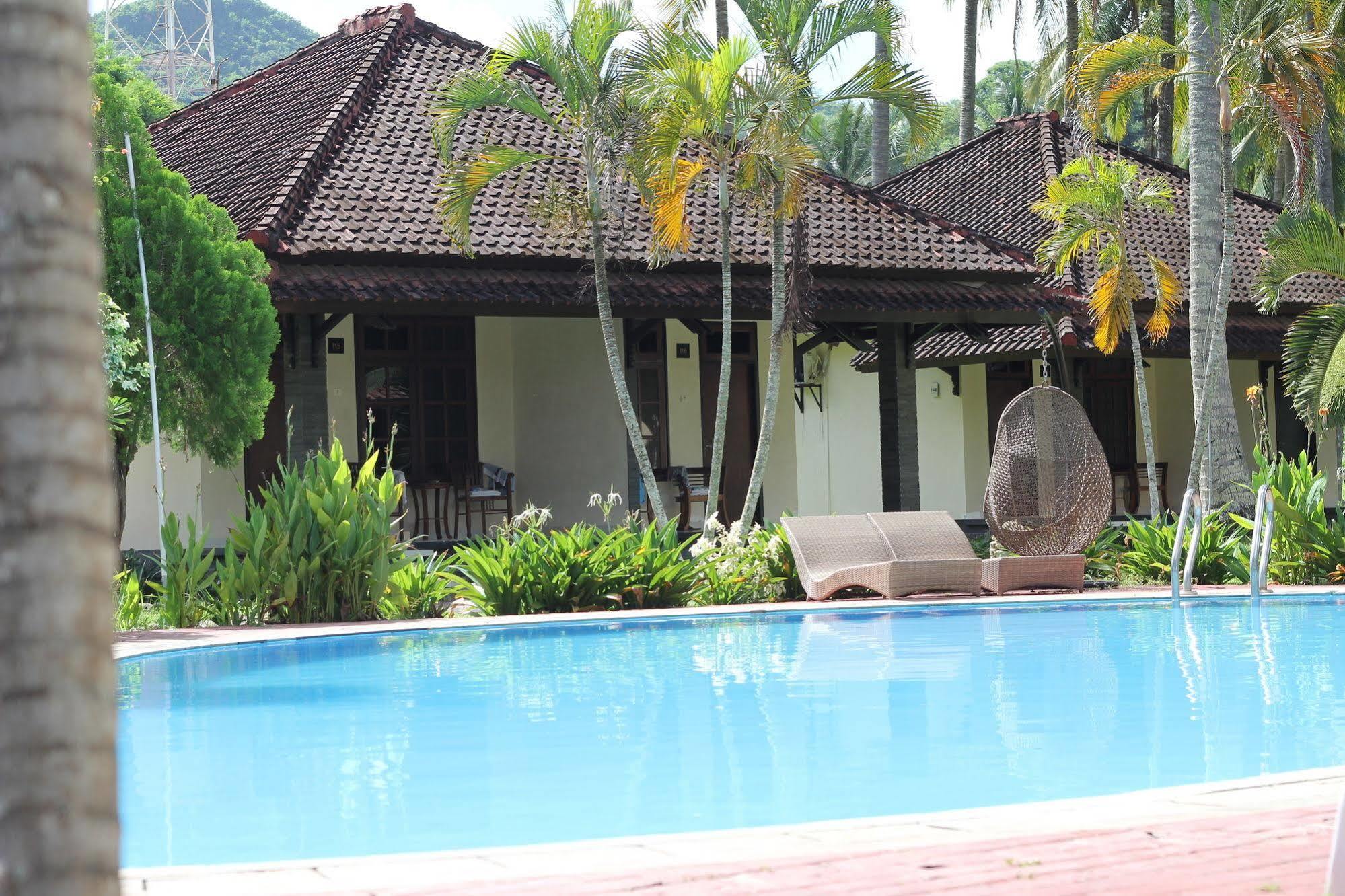 Kuta Indah Hotel Екстер'єр фото