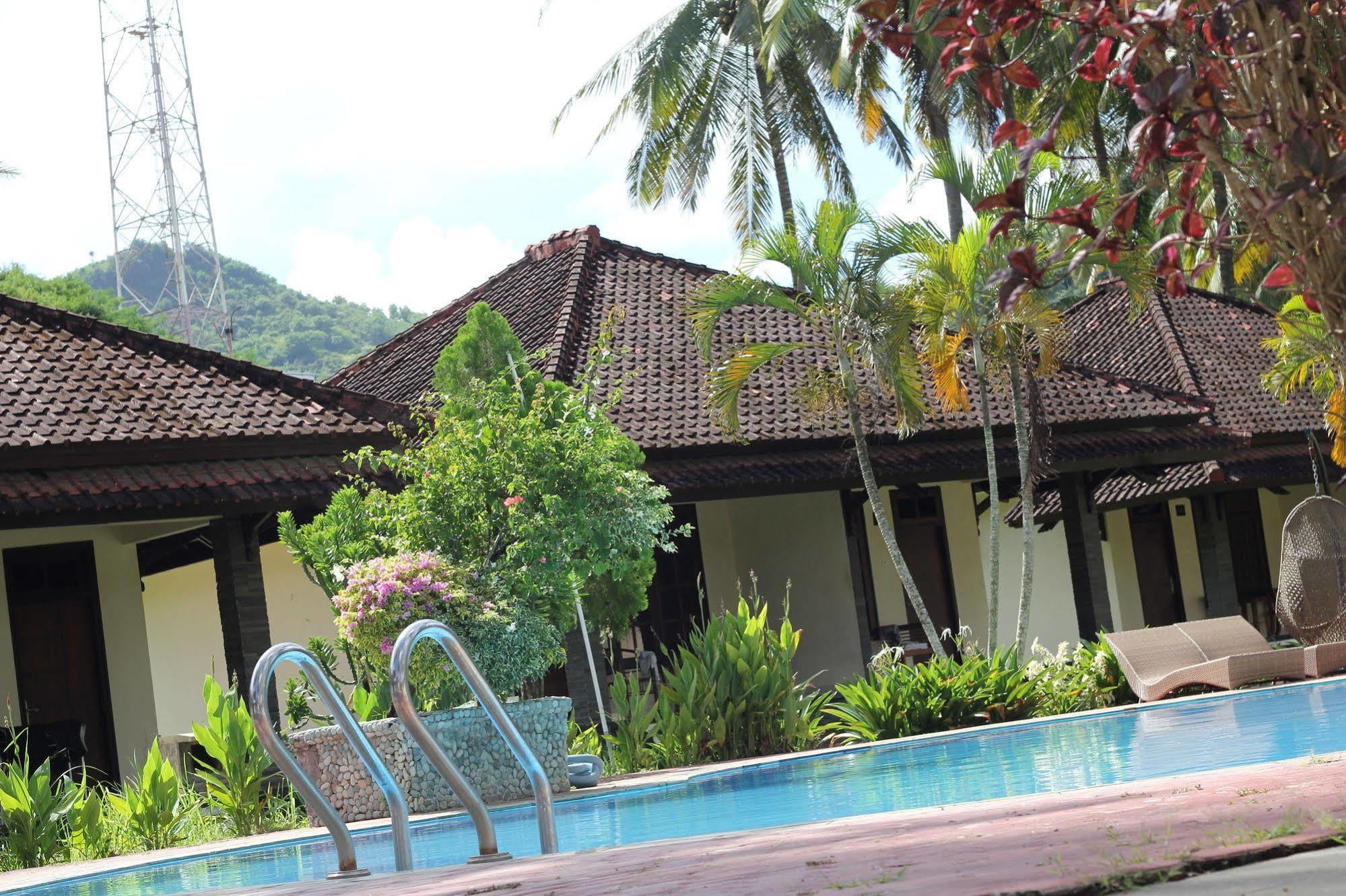 Kuta Indah Hotel Екстер'єр фото