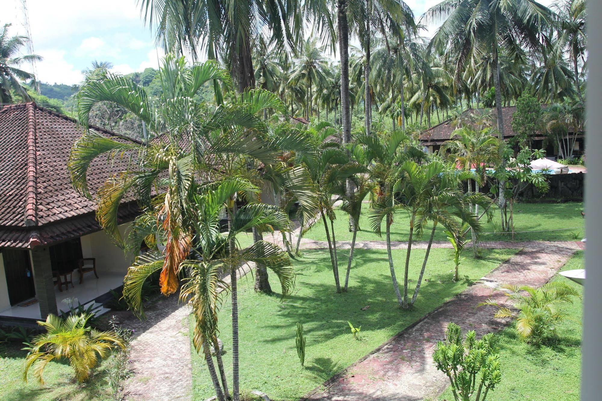 Kuta Indah Hotel Екстер'єр фото
