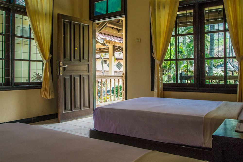 Kuta Indah Hotel Екстер'єр фото
