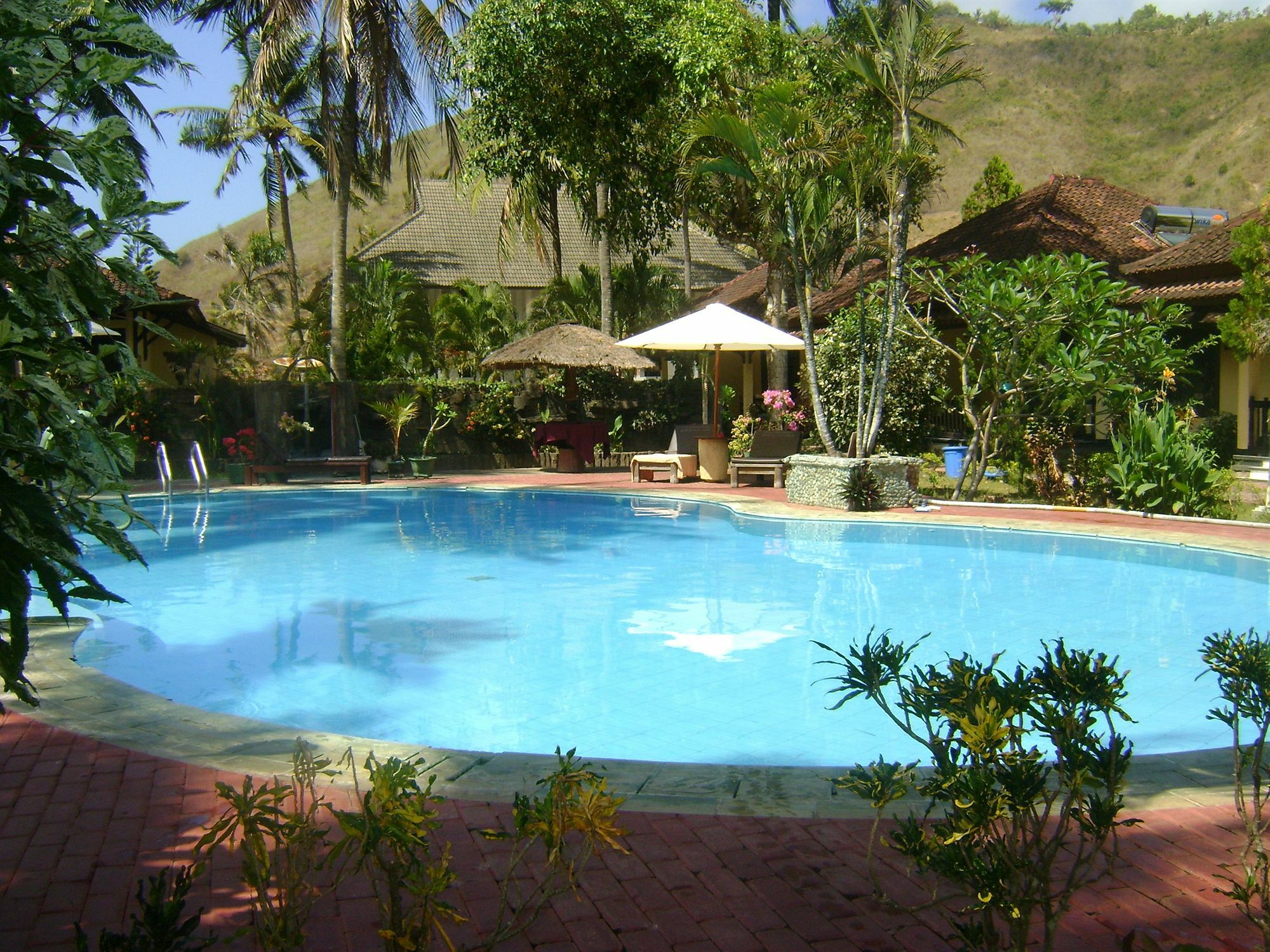 Kuta Indah Hotel Екстер'єр фото