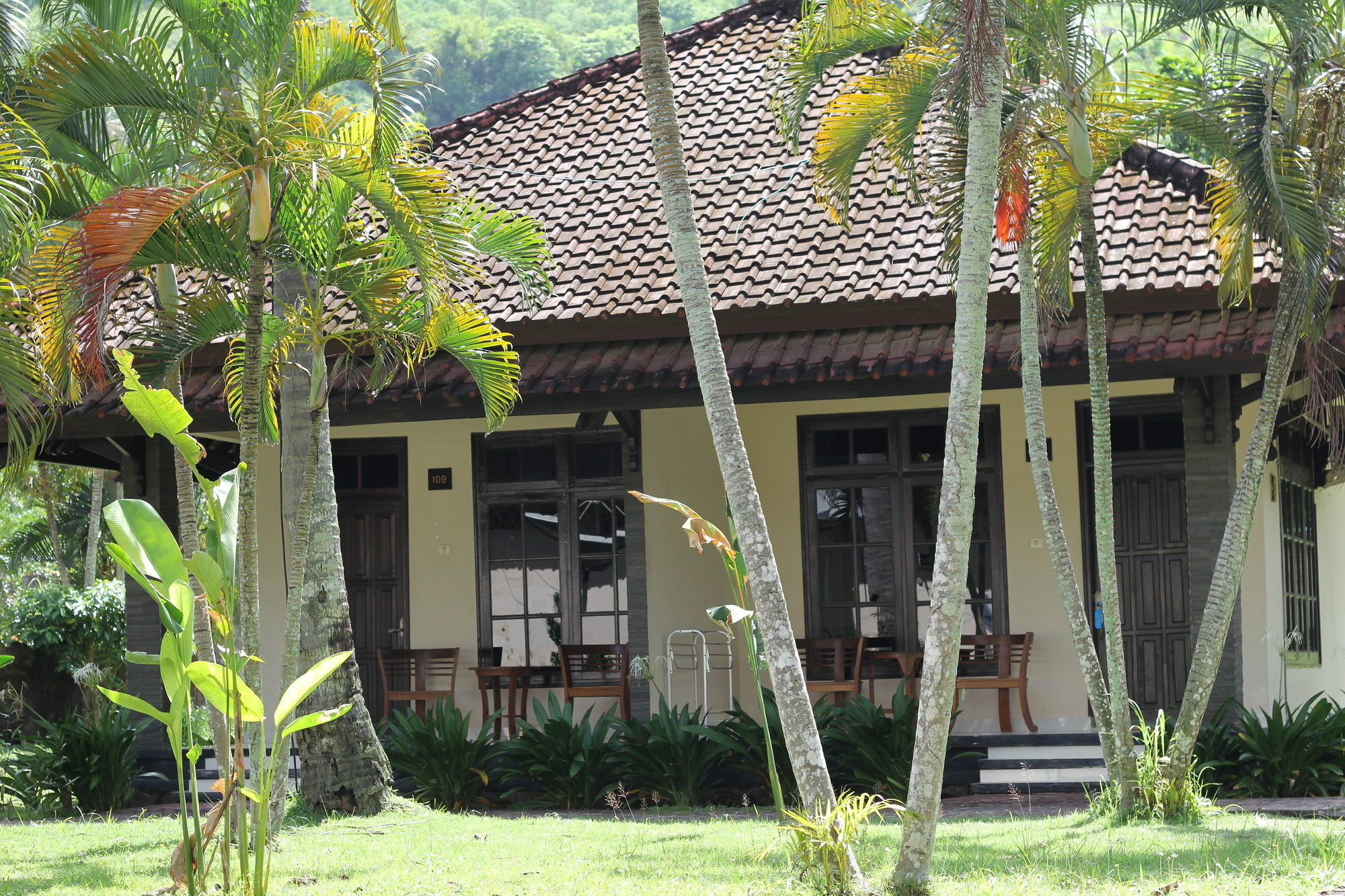 Kuta Indah Hotel Екстер'єр фото